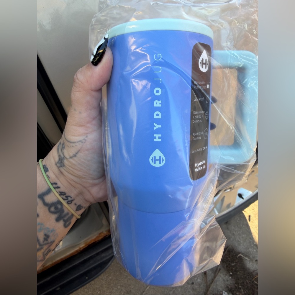 Blue HydroJug 20 oz tumbler with straw NIB